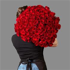 101 Red Roses With Free Wine &amp; Chocolates